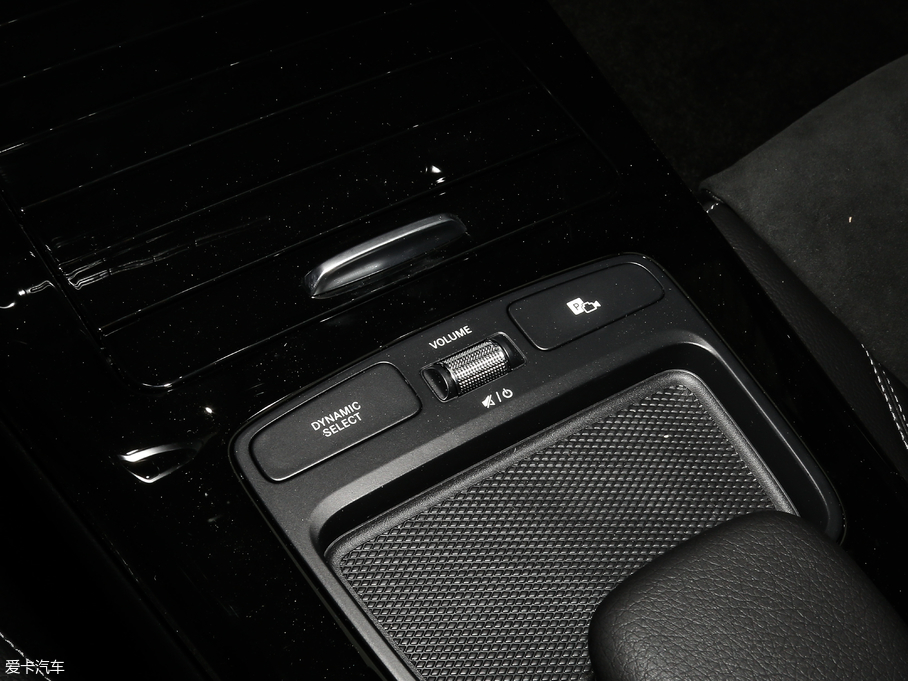 2019YA A 180 L \I܇