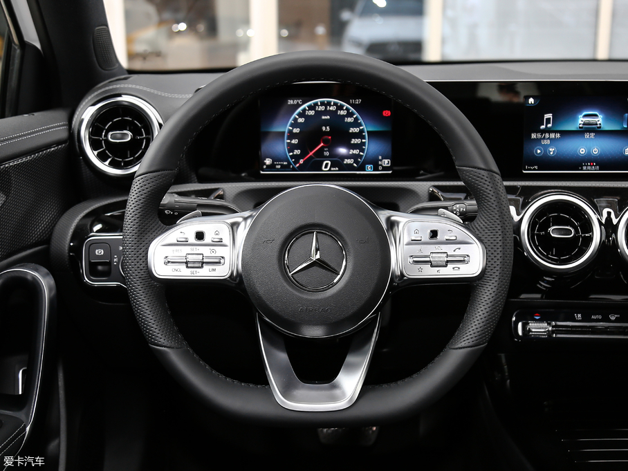 2019YA A 180 L \I܇