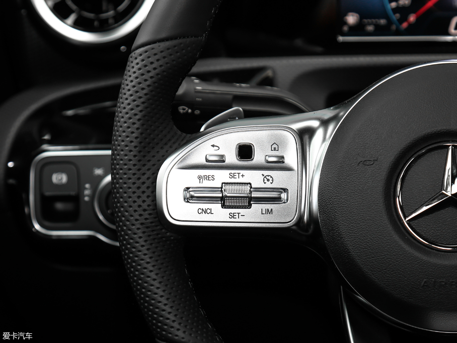 2019YA A 180 L \I܇