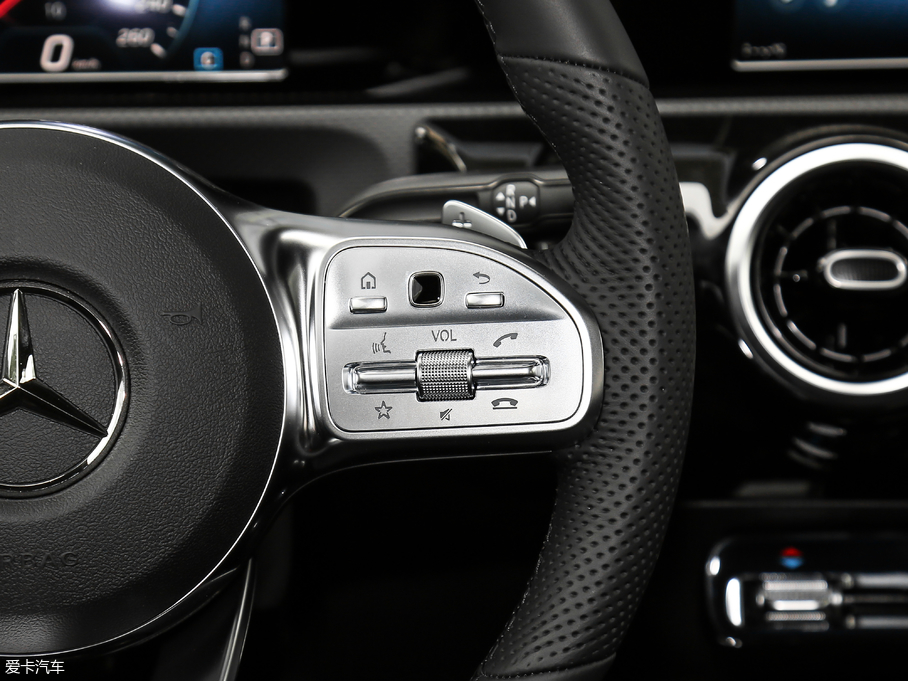 2019YA A 180 L \I܇