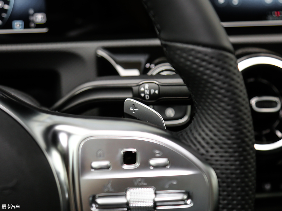 2019YA A 180 L \I܇