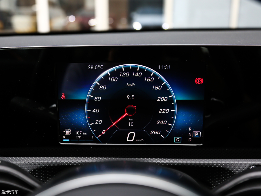 2019YA A 180 L \I܇