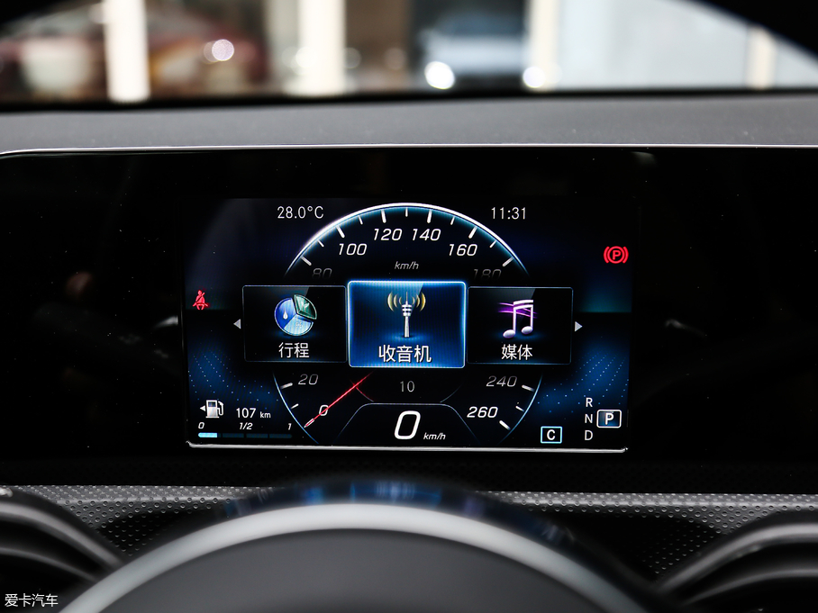 2019YA A 180 L \(yn)I܇