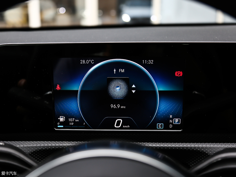 2019YA A 180 L \I܇