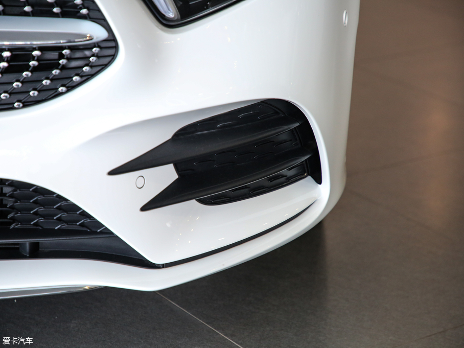 2019YA A 200 L \I܇