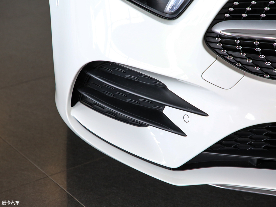 2019YA A 200 L \I܇