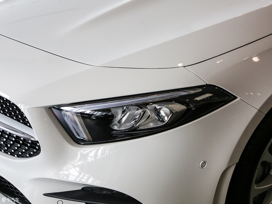 2019YA A 200 L \I܇