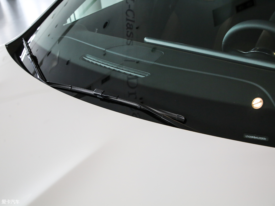 2019YA A 200 L \I܇