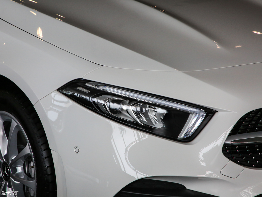 2019YA A 200 L \I܇