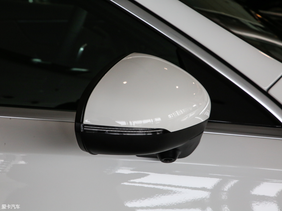 2019YA A 200 L \I܇