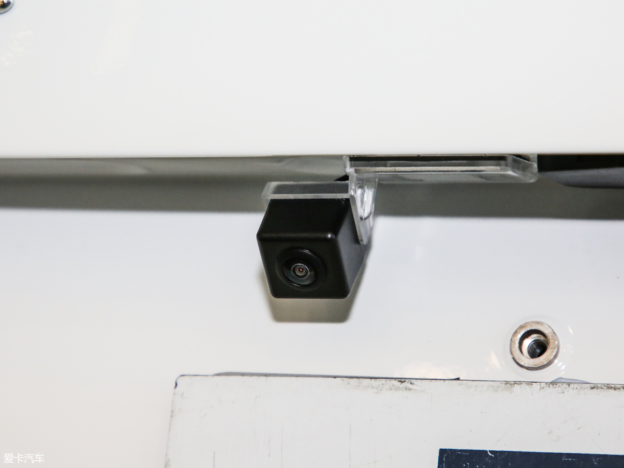 2019YA A 200 L \I܇