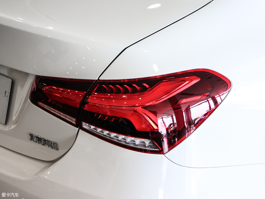 2019YA A 200 L \I܇