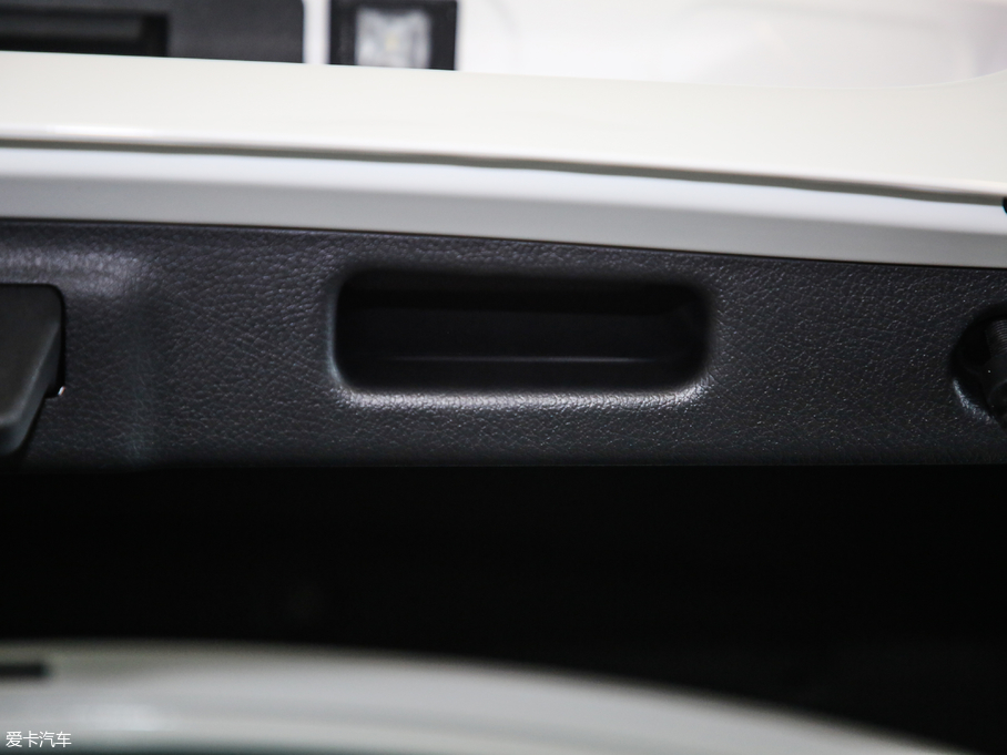 2019YA A 200 L \I܇