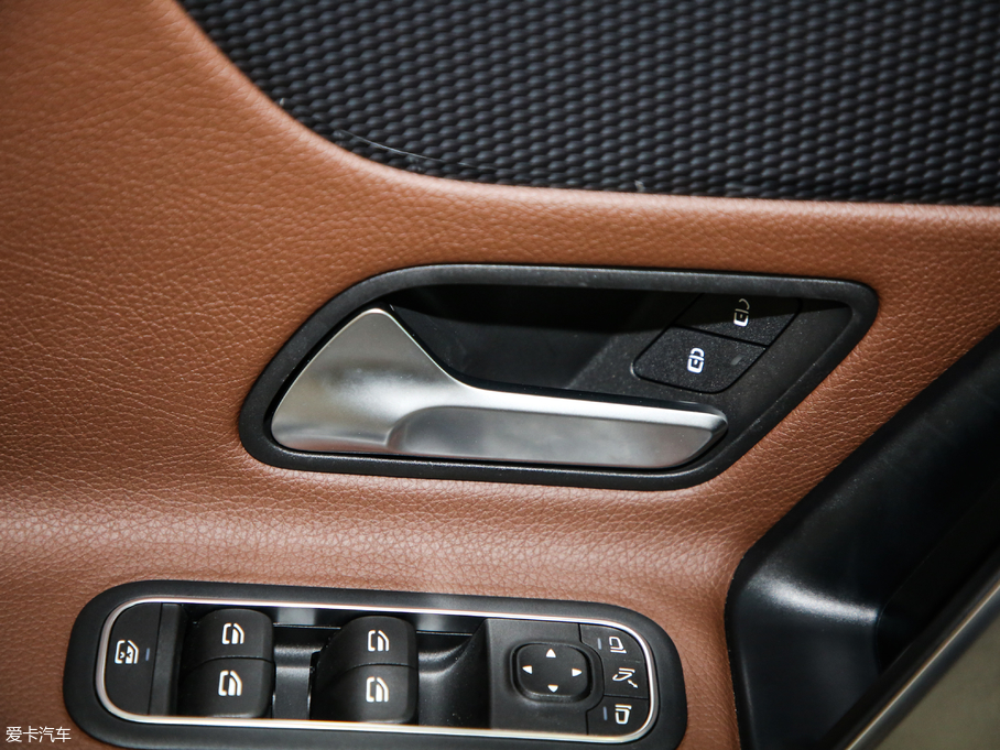 2019YA A 200 L \I܇