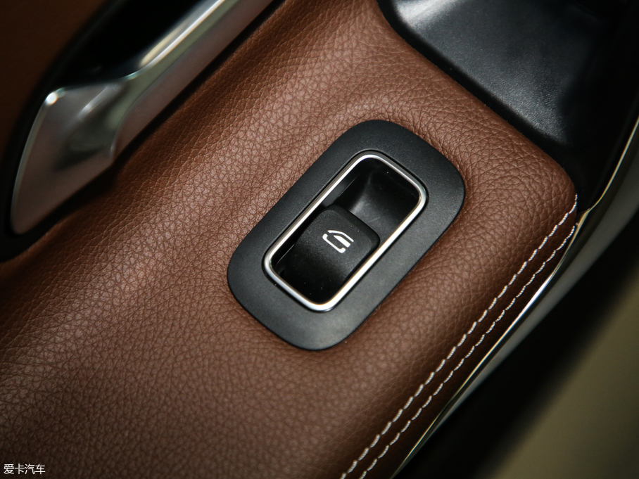 2019YA A 200 L \I܇