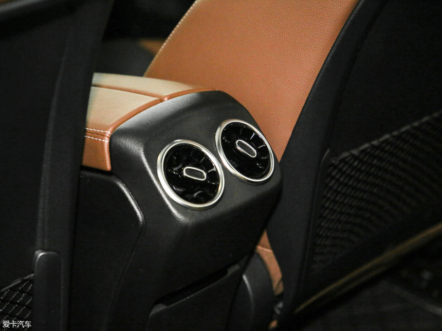 2019YA A 200 L \I܇