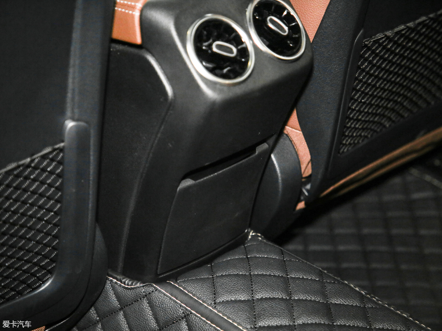 2019YA A 200 L \I܇