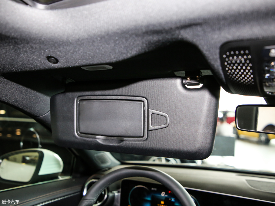 2019YA A 200 L \I܇