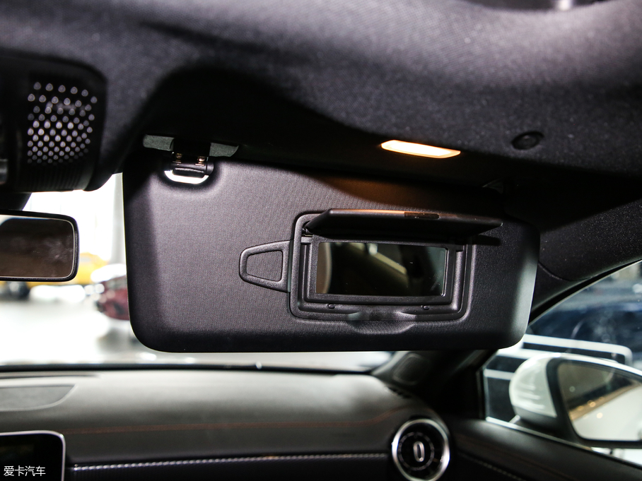 2019YA A 200 L \I܇