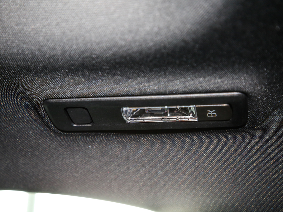 2019YA A 200 L \I܇