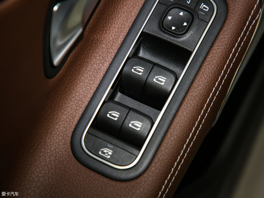 2019YA A 200 L \I܇