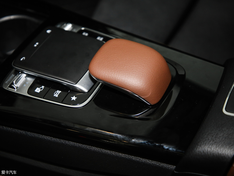 2019YA A 200 L \I܇