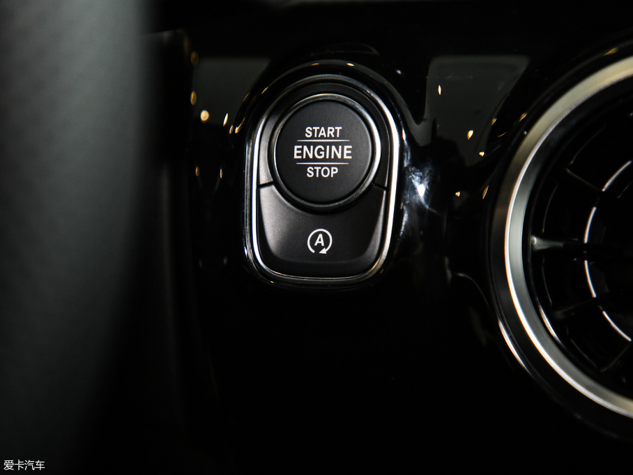 2019YA A 200 L \I܇