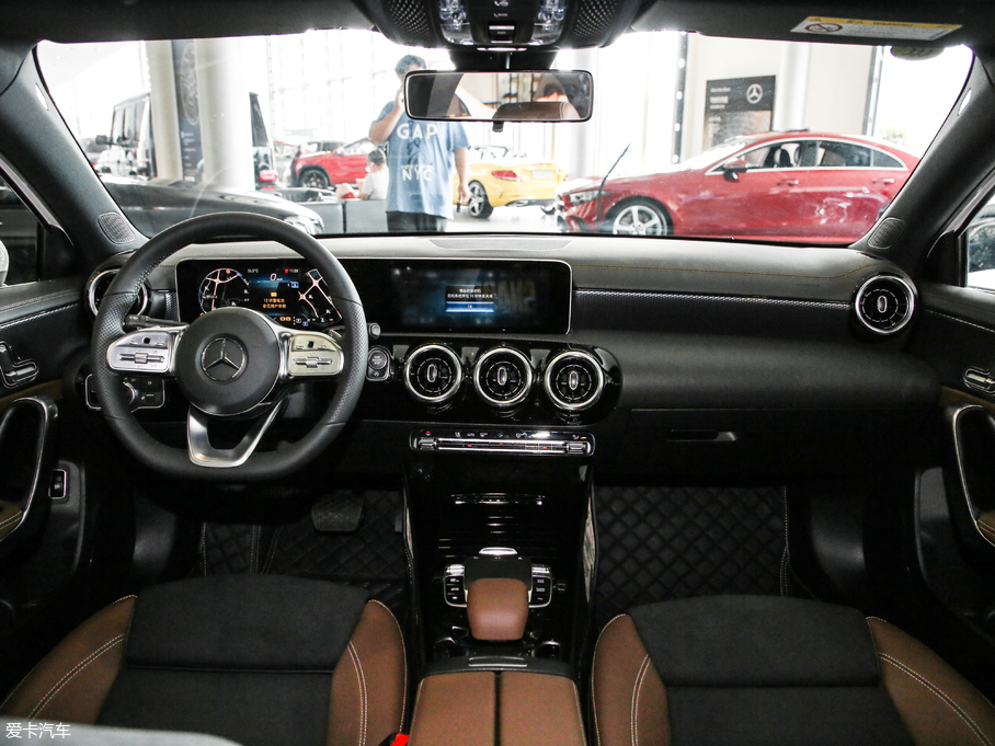 2019YA A 200 L \I܇