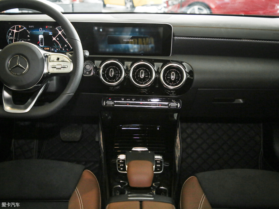 2019YA A 200 L \I܇