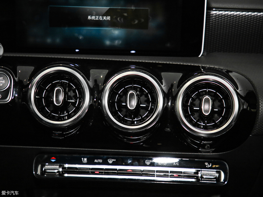 2019YA A 200 L \I܇