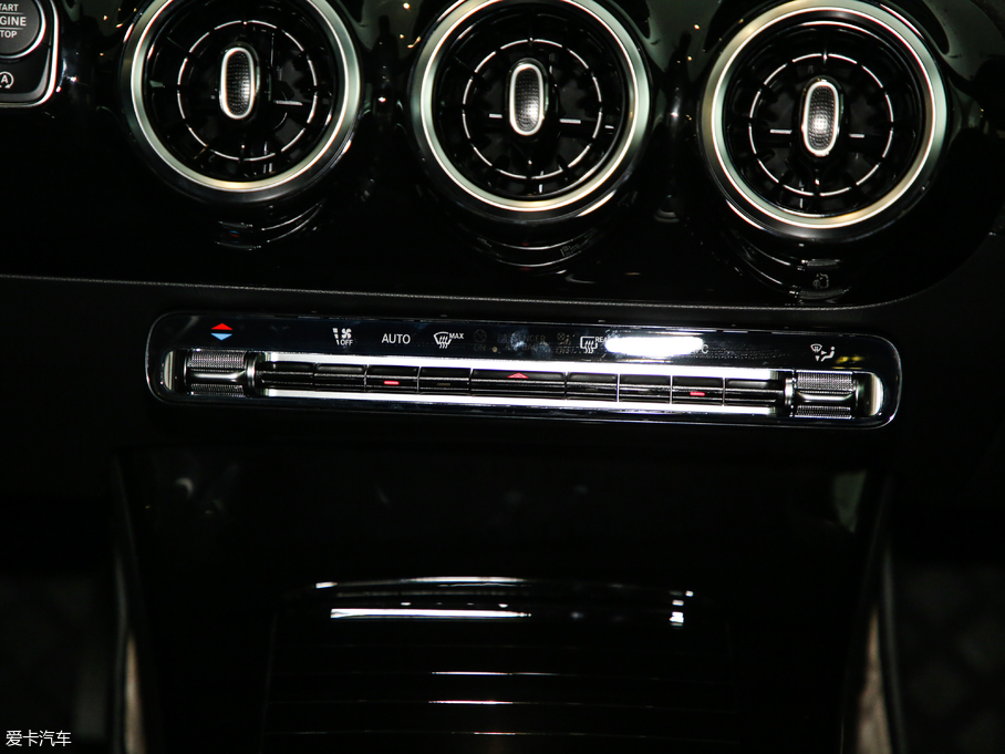 2019YA A 200 L \I܇