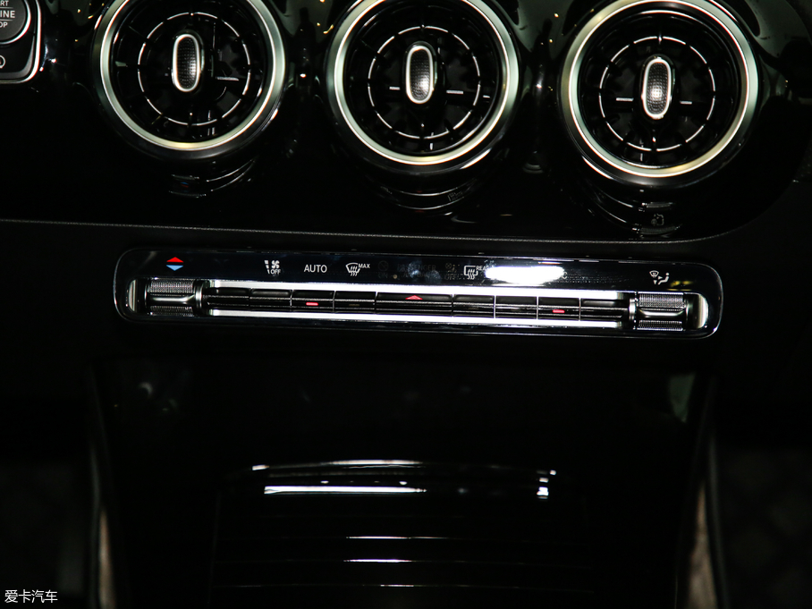 2019YA A 200 L \I܇