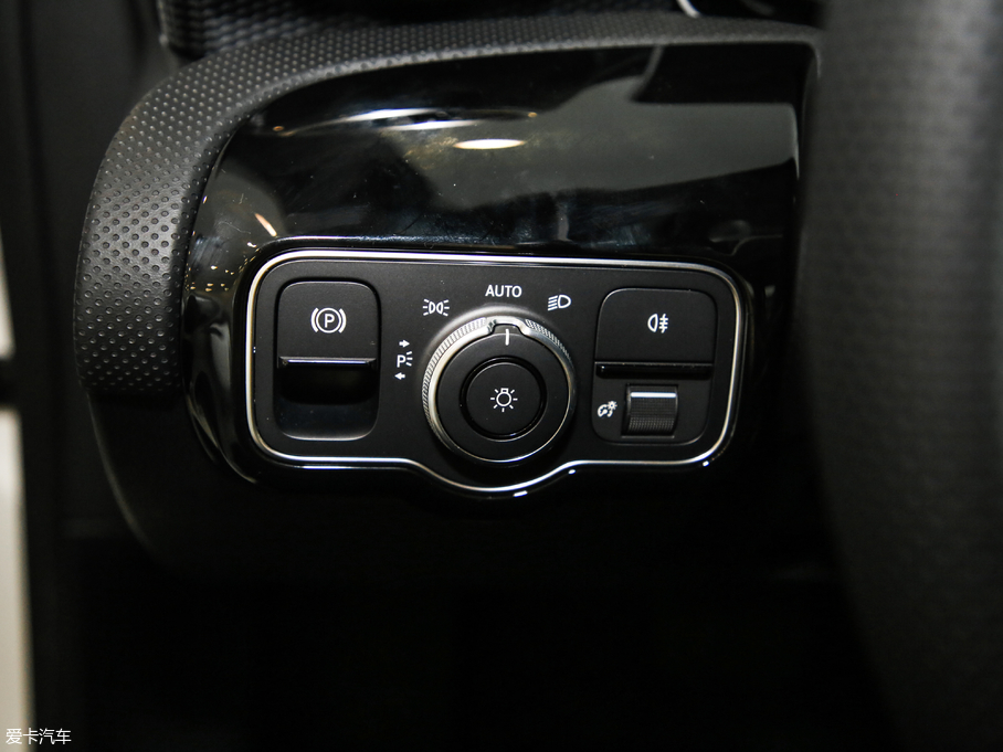 2019YA A 200 L \I܇