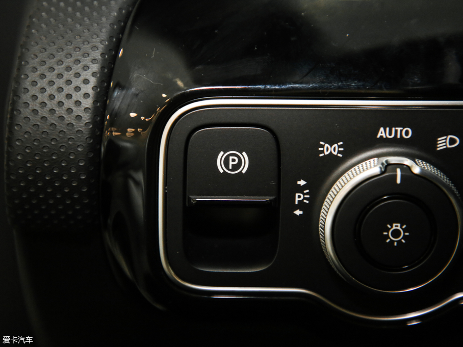 2019YA A 200 L \I܇