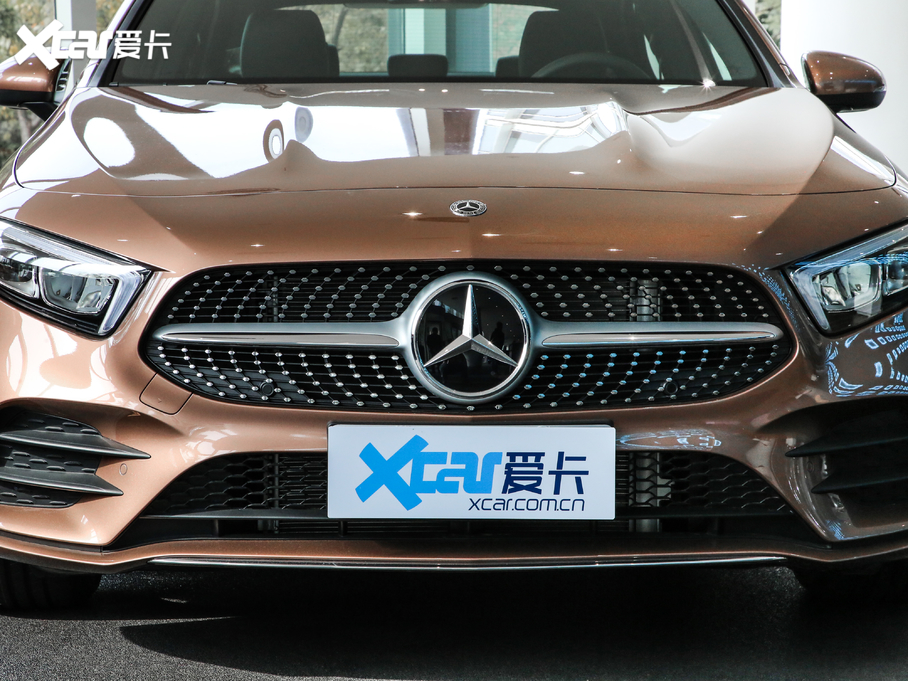 2019YA A 200 L \I܇