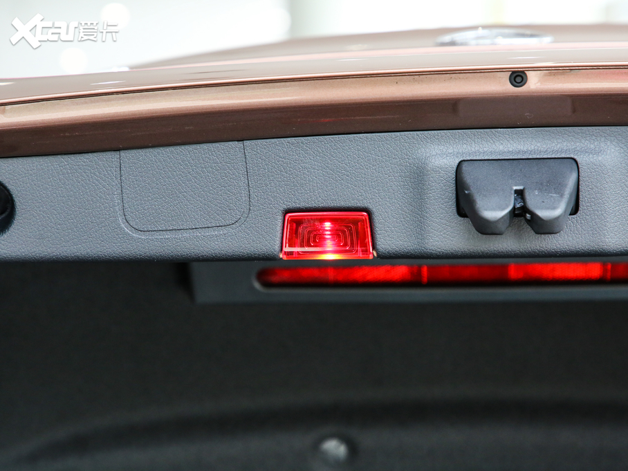 2019YA A 200 L \I܇