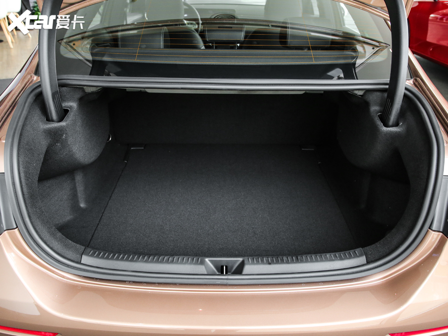 2019YA A 200 L \I܇