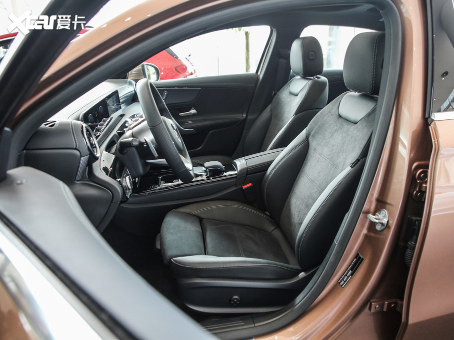 2019YA A 200 L \I܇