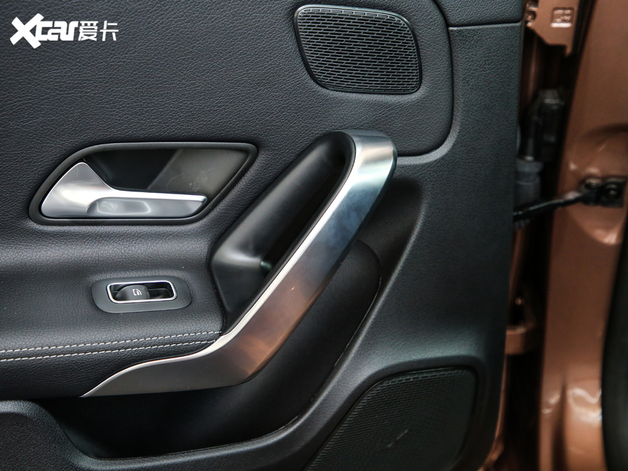 2019YA A 200 L \I܇