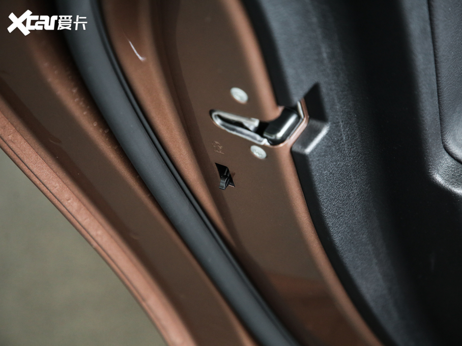 2019YA A 200 L \I܇