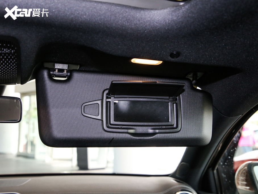 2019YA A 200 L \I܇