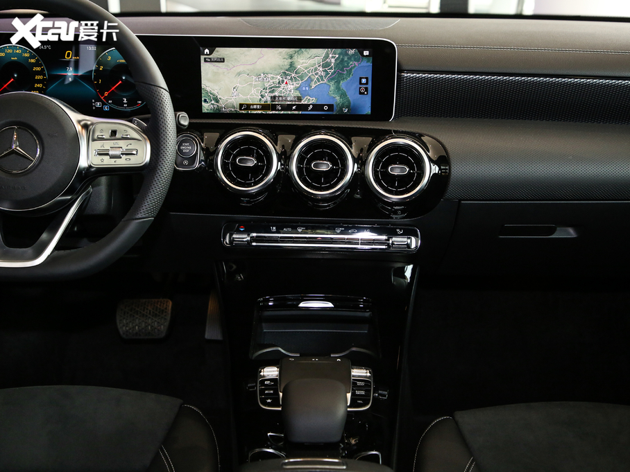 2019YA A 200 L \I܇