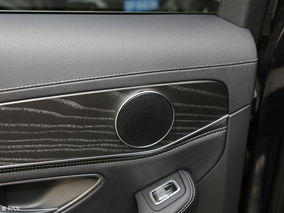 2019YC C 260 L \Ӱ