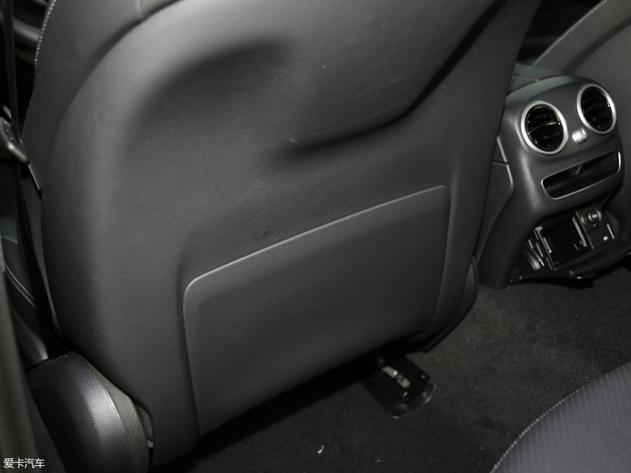 2019YC C 260 L \Ӱ