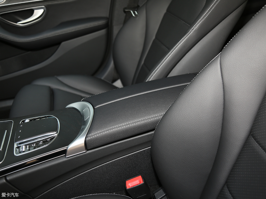 2019YC C 260 L \Ӱ