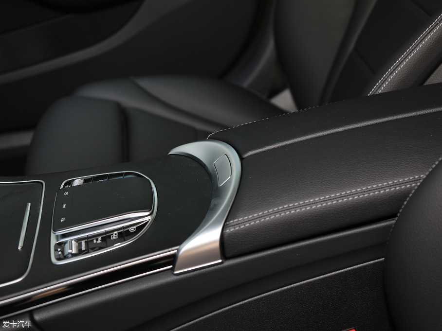 2019YC C 260 L \Ӱ