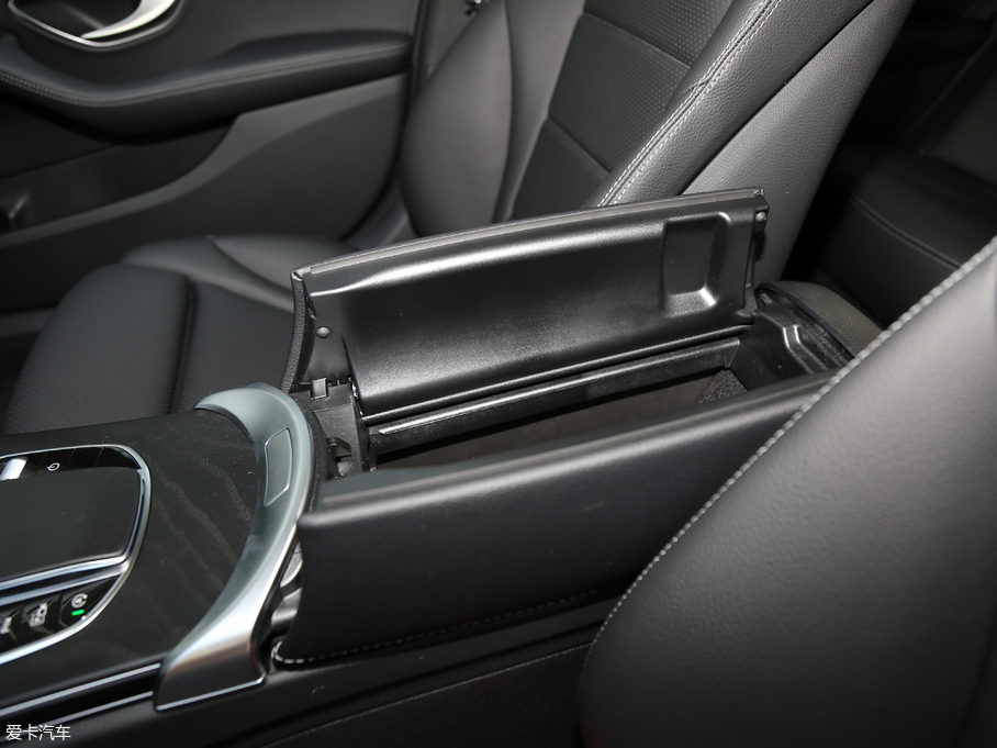 2019YC C 260 L \Ӱ