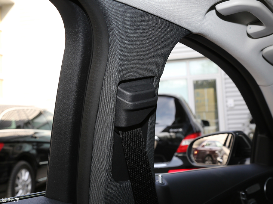 2019YC C 260 L \Ӱ