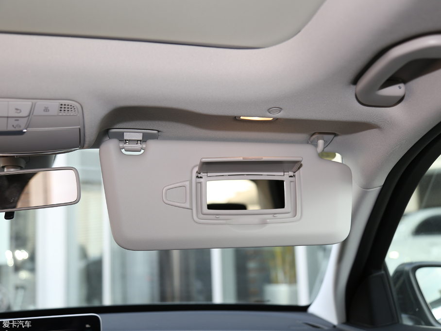 2019YC C 260 L \Ӱ