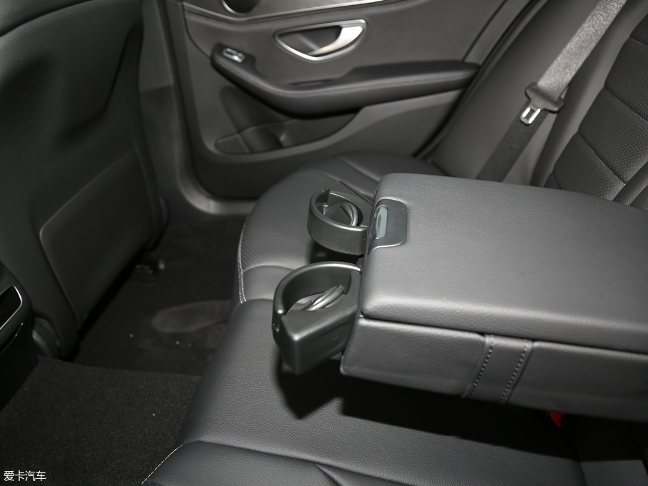 2019YC C 260 L \Ӱ